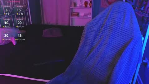 Snapshot of darksh1ne chatting on 11-26-25, 07:09 Shine online show from 11-26-25, 07:09