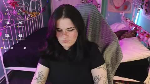 Snapshot of darksh1ne chatting on 12-22-25, 09:45 Shine online show from 12-22-25, 09:45