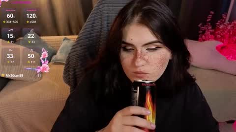 Snapshot of darksh1ne chatting on 02-11-26, 08:14 Shine online show from 02-11-26, 08:14