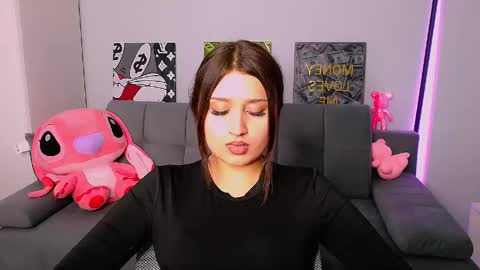 Amelie online show from 04-19-26, 06:10