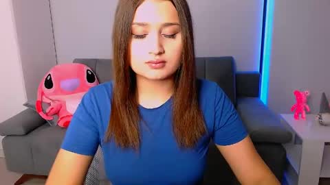 Snapshot of darksidelove_ chatting on 06-07-26, 04:00 Amelie online show from 06-07-26, 04:00