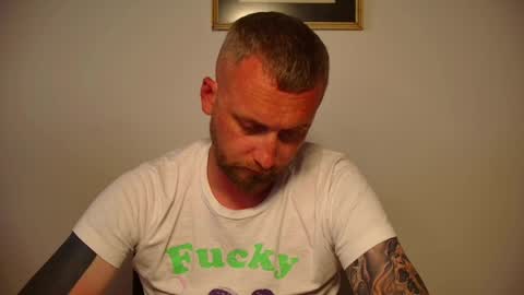 Snapshot of darksiderr13 chatting on 05-09-26, 03:06 Tony online show from 05-09-26, 03:06