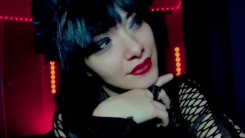 Snapshot of darkskullmistress chatting on 01-07-26, 04:26 roseredgoddess online show from 01-07-26, 04:26