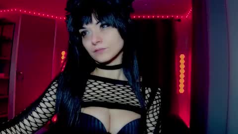 Snapshot of darkskullmistress chatting on 01-09-26, 03:42 roseredgoddess online show from 01-09-26, 03:42