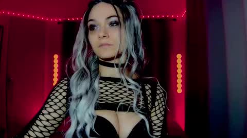 Snapshot of darkskullmistress chatting on 02-03-26, 04:21 roseredgoddess online show from 02-03-26, 04:21