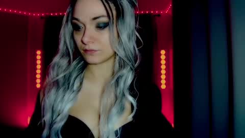 Snapshot of darkskullmistress chatting on 03-24-26, 02:16 roseredgoddess online show from 03-24-26, 02:16