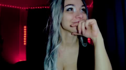 Snapshot of darkskullmistress chatting on 03-30-26, 01:50 roseredgoddess online show from 03-30-26, 01:50