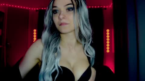 Snapshot of darkskullmistress chatting on 04-18-26, 02:48 roseredgoddess online show from 04-18-26, 02:48
