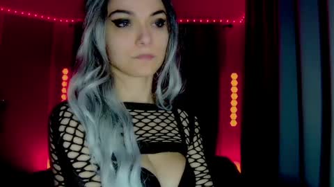 Snapshot of darkskullmistress chatting on 05-02-26, 04:06 roseredgoddess online show from 05-02-26, 04:06