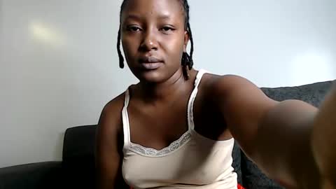 Snapshot of darktanqueen chatting on 03-06-25, 02:51 darktanqueen online show from 03-06-25, 02:51