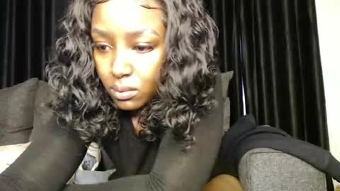 Snapshot of darktanqueen chatting on 10-20-25, 03:18 darktanqueen online show from 10-20-25, 03:18