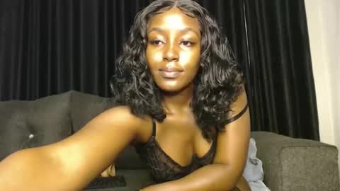 Snapshot of darktanqueen chatting on 11-03-25, 03:30 darktanqueen online show from 11-03-25, 03:30