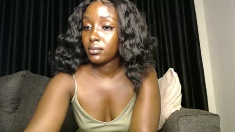 Snapshot of darktanqueen chatting on 11-20-25, 03:34 darktanqueen online show from 11-20-25, 03:34