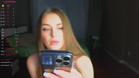 Snapshot of darlina_ryan chatting on 11-26-25, 03:57 Darlina online show from 11-26-25, 03:57