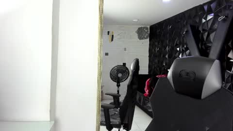 Darling online show from 06-17-26, 12:40