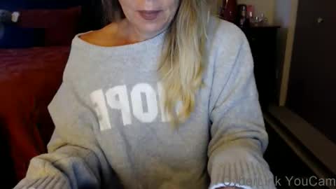 DarlingD online show from 10-22-25, 01:00
