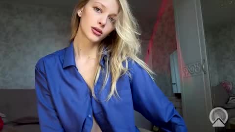 Snapshot of darlingdarinka chatting on 09-16-25, 03:40 D online show from 09-16-25, 03:40