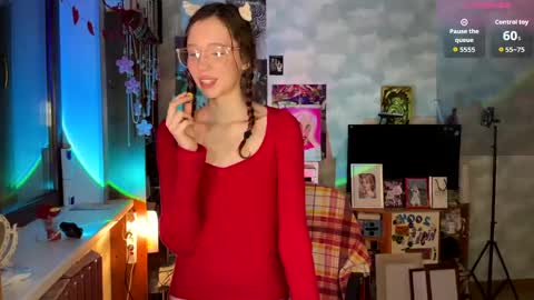 Snapshot of darlingdarinka chatting on 03-17-26, 05:49 D online show from 03-17-26, 05:49