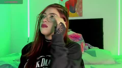 Darlyhooper online show from 04-15-26, 11:38