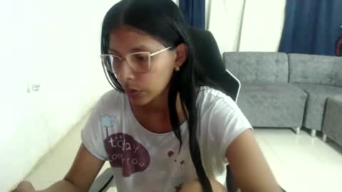 Snapshot of darsha_1 chatting on 06-08-26, 01:33 Darsha online show from 06-08-26, 01:33