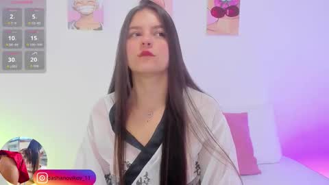 Snapshot of dashanovikov chatting on 10-15-25, 12:27 Dasha online show from 10-15-25, 12:27