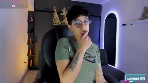 Snapshot of dass_roman chatting on 03-23-26, 09:19 Dass Roman online show from 03-23-26, 09:19