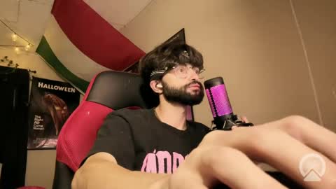 Snapshot of dathungitalian chatting on 09-29-25, 02:49 Tarantino online show from 09-29-25, 02:49