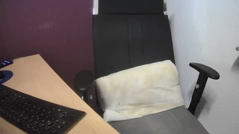 Snapshot of dauergeiil chatting on 01-13-25, 02:32 dauergeiil online show from 01-13-25, 02:32