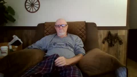 Snapshot of dave571960 chatting on 09-20-25, 10:38 dave571960 online show from 09-20-25, 10:38