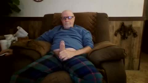 Snapshot of dave571960 chatting on 10-26-25, 10:54 dave571960 online show from 10-26-25, 10:54