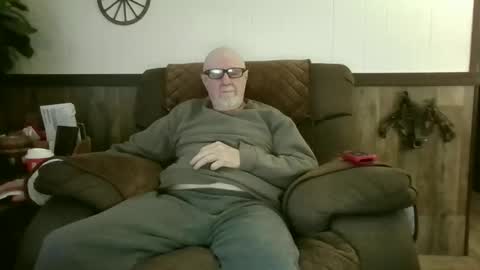 Snapshot of dave571960 chatting on 05-10-26, 10:31 dave571960 online show from 05-10-26, 10:31