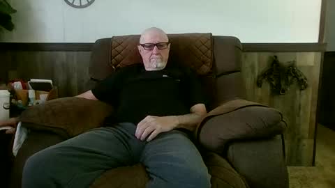 Snapshot of dave571960 chatting on 05-23-26, 10:30 dave571960 online show from 05-23-26, 10:30