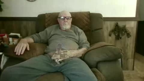 Snapshot of dave571960 chatting on 05-24-26, 10:31 dave571960 online show from 05-24-26, 10:31
