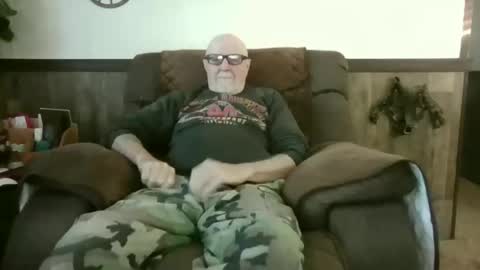 Snapshot of dave571960 chatting on 06-08-26, 09:53 dave571960 online show from 06-08-26, 09:53