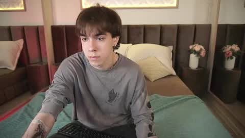 Snapshot of davebevy chatting on 05-26-26, 07:21 Dave online show from 05-26-26, 07:21