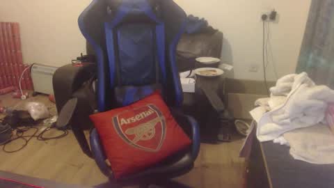 dave online show from 12-14-25, 04:40