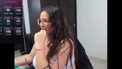 Snapshot of davianath chatting on 10-18-25, 01:12 daviana online show from 10-18-25, 01:12