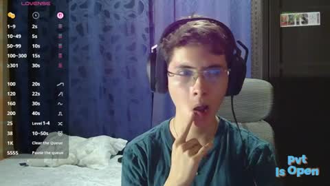 Snapshot of david_colombian chatting on 06-28-26, 01:22 ProgrammerBoy online show from 06-28-26, 01:22