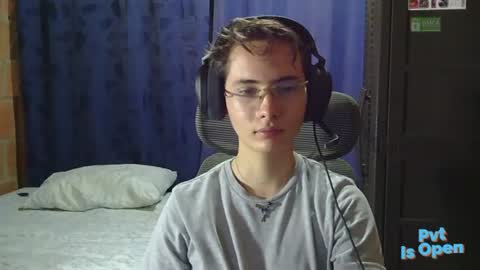 Snapshot of david_colombian chatting on 06-29-26, 07:14 ProgrammerBoy online show from 06-29-26, 07:14