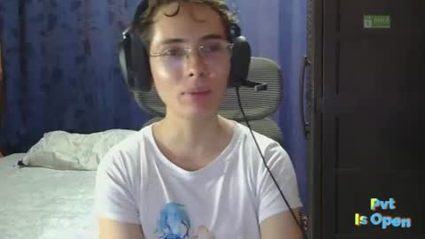 Snapshot of david_colombian chatting on 06-30-26, 05:25 ProgrammerBoy online show from 06-30-26, 05:25