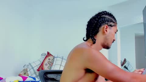 Snapshot of david_johnson372 chatting on 10-08-25, 02:47 Hey im David that loves to explore and speak their fantasies. Very open talktative and nice. Feel free to chat with me online show from 10-08-25, 02:47