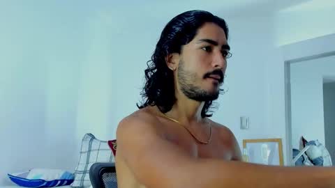 Snapshot of david_johnson372 chatting on 10-27-25, 11:14 Hey im David that loves to explore and speak their fantasies. Very open talktative and nice. Feel free to chat with me online show from 10-27-25, 11:14