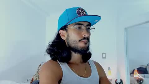 Snapshot of david_johnson372 chatting on 12-17-25, 01:00 Hey im David that loves to explore and speak their fantasies. Very open talktative and nice. Feel free to chat with me online show from 12-17-25, 01:00