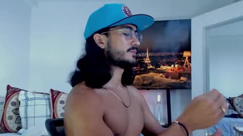 Snapshot of david_johnson372 chatting on 01-18-26, 02:43 Hey im David that loves to explore and speak their fantasies. Very open talktative and nice. Feel free to chat with me online show from 01-18-26, 02:43