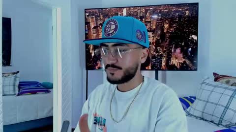 Snapshot of david_johnson372 chatting on 03-08-26, 02:04 Hey im David that loves to explore and speak their fantasies. Very open talktative and nice. Feel free to chat with me online show from 03-08-26, 02:04