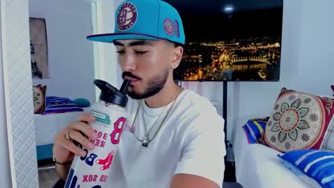 Snapshot of david_johnson372 chatting on 03-08-26, 02:21 Hey im David that loves to explore and speak their fantasies. Very open talktative and nice. Feel free to chat with me online show from 03-08-26, 02:21