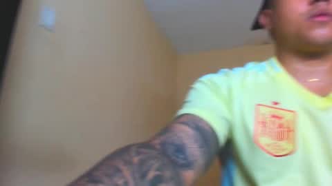 Snapshot of davidlenonn_ chatting on 11-09-25, 10:52 Lennon online show from 11-09-25, 10:52