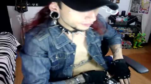 Snapshot of davidroses420 chatting on 01-05-25, 04:14 online show from 01-05-25, 04:14