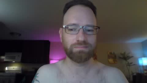 Snapshot of davidwilcox1982 chatting on 03-22-26, 05:33 Dave online show from 03-22-26, 05:33