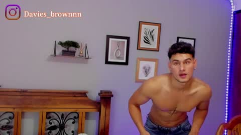 Snapshot of davies_brown chatting on 01-18-25, 12:13 Davies brown schedule 12pm to 5pm col time online show from 01-18-25, 12:13